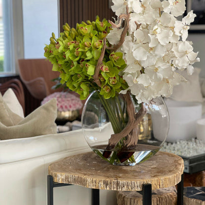 Moiton artificial plant in vase