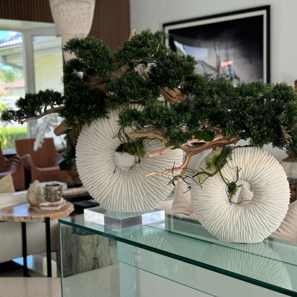 Largeaval artificial plant in vase